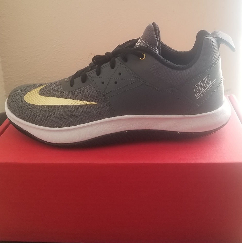 Nike Fly By II